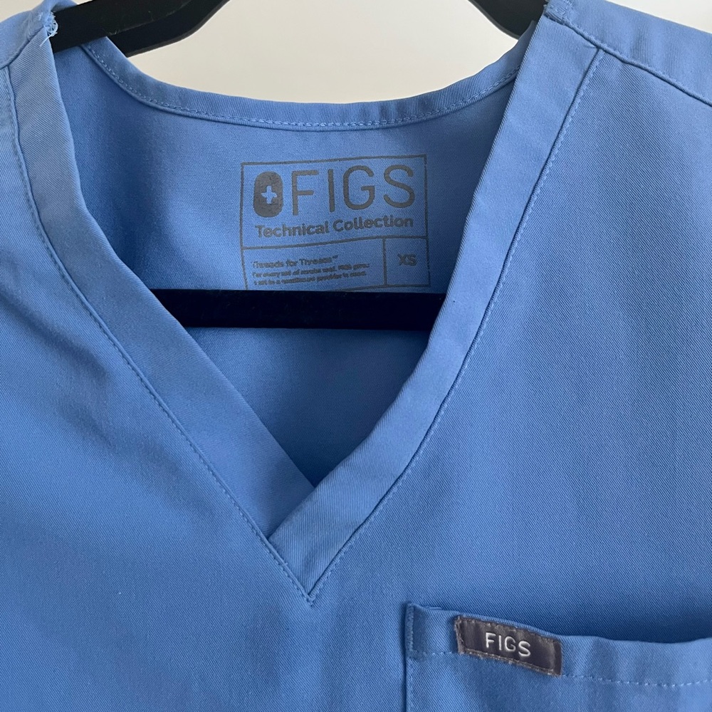 Ceil Blue- Catarina One-Pocket Scrub Top
